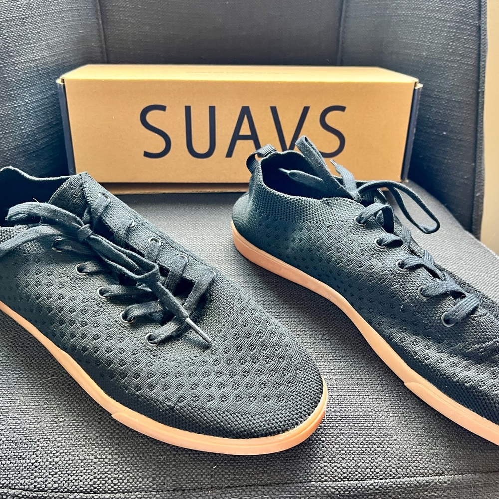 Like new Suavs Zilker sneaker